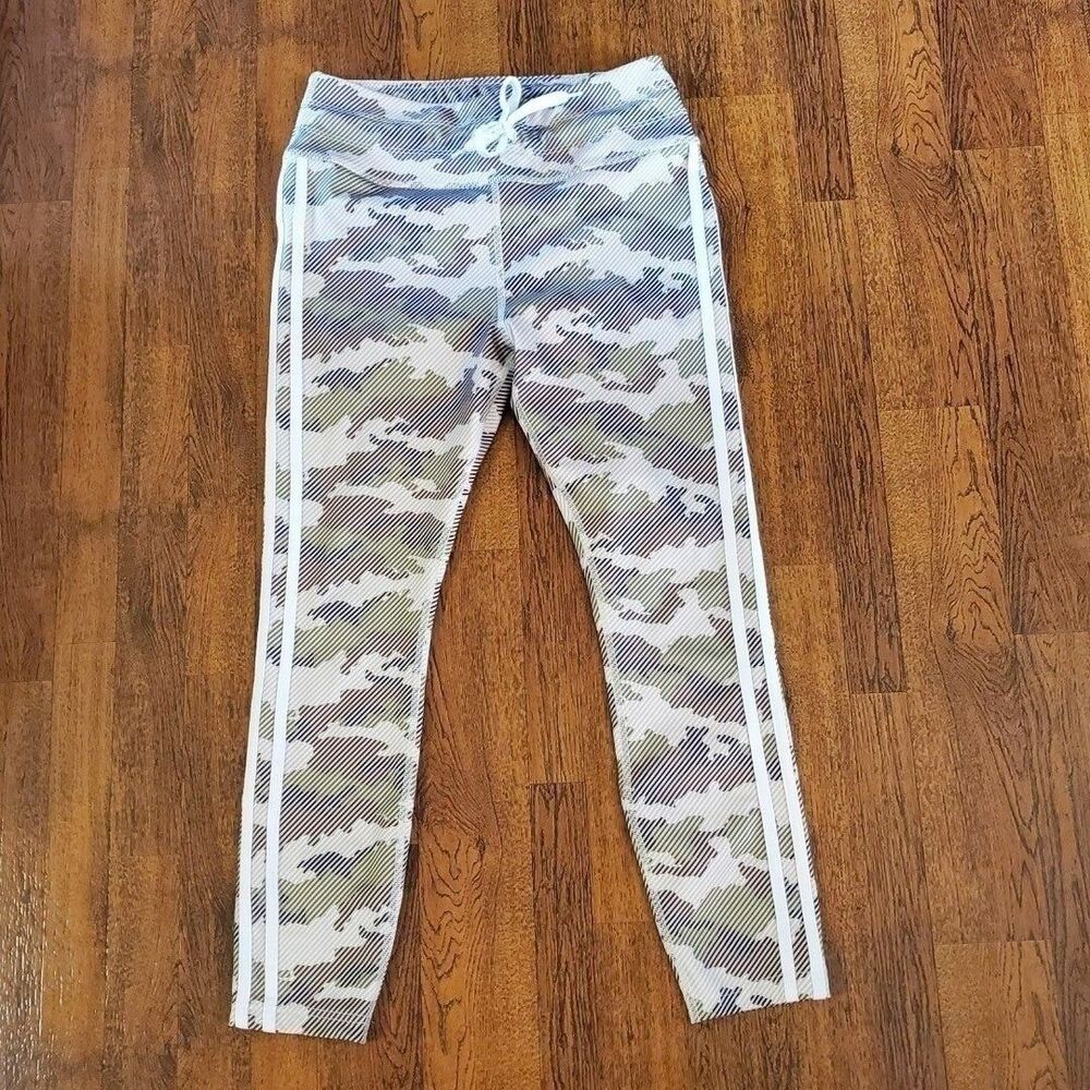 Avia Womens Sz M (8-10) Active Performance Camo Print Leggings
